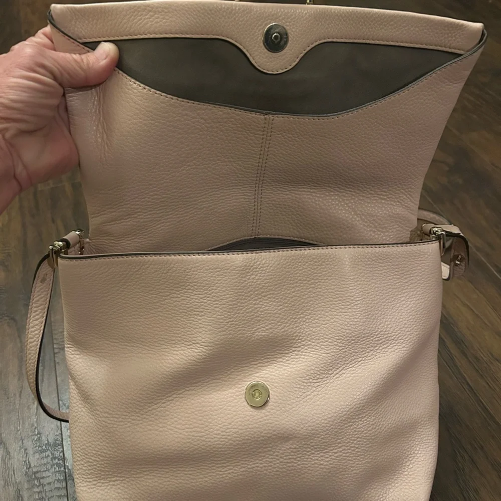 Vince Camuto Chic Plum Flap Snap Leather Crossbody Bag in Cameo Rose - Picture 11 of 12